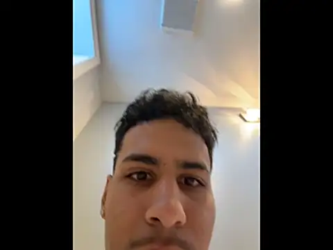 Snapshot of johnycash21 chatting on February 5, 2:00 pm johnycash21 online show from February 5, 2:00 pm