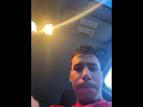 Snapshot of johnycash21 chatting on February 12, 10:27 pm johnycash21 online show from February 12, 10:27 pm