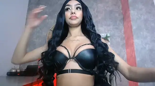 Tiffanny online show from December 12, 11:40 am