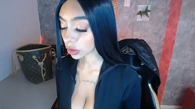 Tiffanny online show from December 19, 12:23 pm