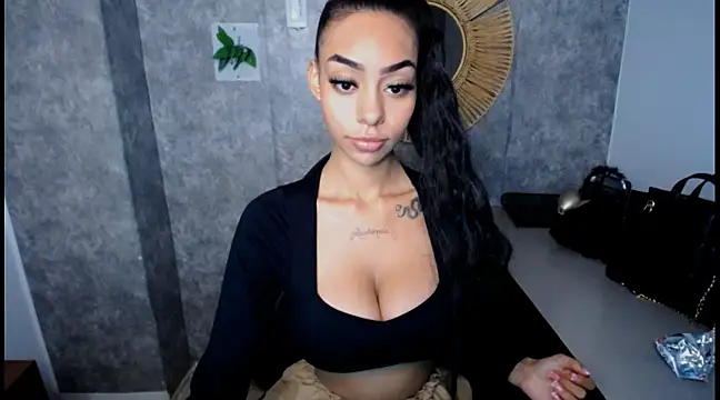 Tiffanny online show from February 11, 1:09 pm