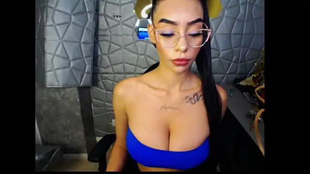 Tiffanny online show from March 6, 1:03 pm