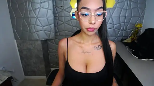 Tiffanny online show from March 7, 12:23 pm