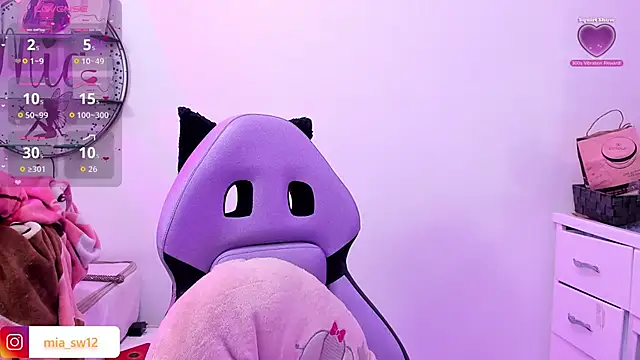 mia johns  online show from November 13, 5:50 am