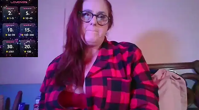 JulieJewel online show from December 21, 1:15 am