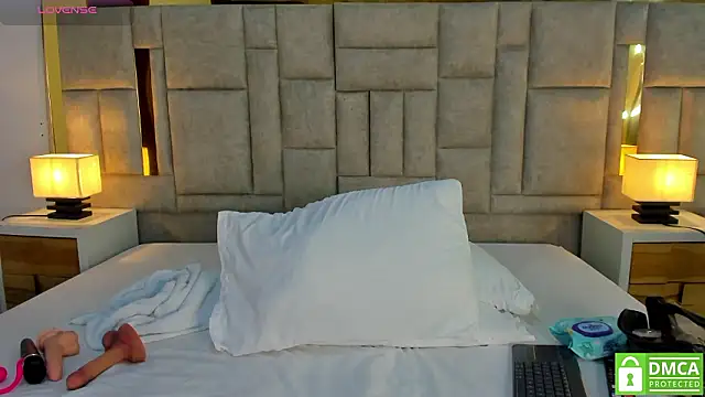 Snapshot of valtira_nova chatting on March 23, 7:07 pm valtira nova online show from March 23, 7:07 pm