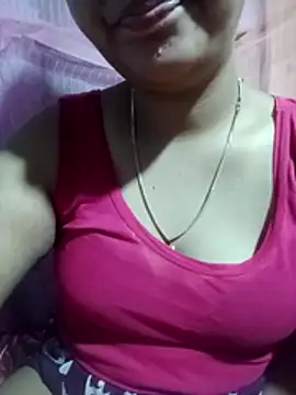 Snapshot of Super-Couple chatting on April 6, 4:32 am Super-Couple online show from April 6, 4:32 am
