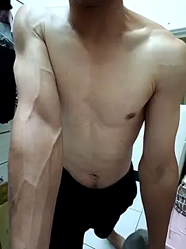 Snapshot of chiata410 chatting on November 16, 4:12 pm chiata410 online show from November 16, 4:12 pm