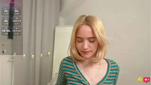 Snapshot of lolly_pie chatting on December 16, 2:38 pm lolly pie online show from December 16, 2:38 pm