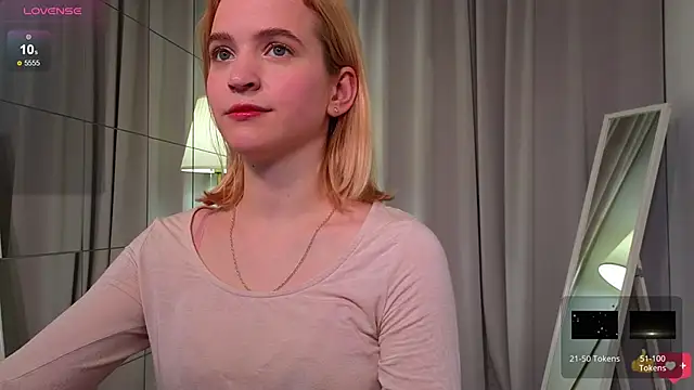 Snapshot of lolly_pie chatting on January 31, 5:21 pm lolly pie online show from January 31, 5:21 pm