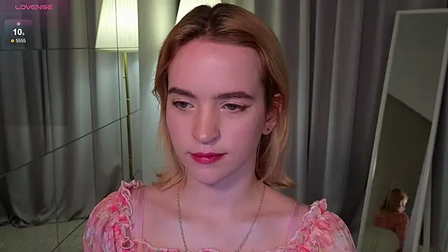 Snapshot of lolly_pie chatting on February 14, 3:26 pm lolly pie online show from February 14, 3:26 pm