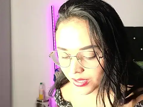 Snapshot of Sweet_xuee18 chatting on March 23, 10:58 pm Sweet xuee18 online show from March 23, 10:58 pm