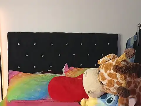 Snapshot of Sweet_xuee18 chatting on March 27, 12:05 am Sweet xuee18 online show from March 27, 12:05 am