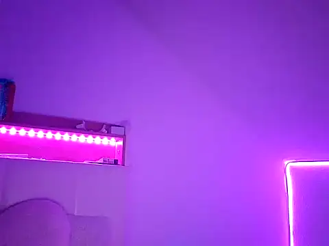 nicole77745 online show from March 5, 10:50 pm