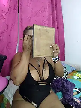 Snapshot of milf_venus chatting on December 27, 7:46 pm milf venus online show from December 27, 7:46 pm