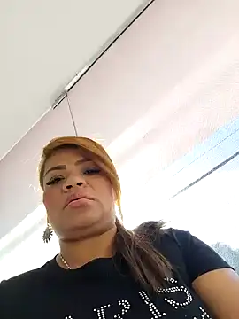 Snapshot of milf_venus chatting on February 7, 1:11 pm milf venus online show from February 7, 1:11 pm