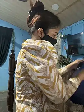 Black Glow online show from March 1, 3:49 pm