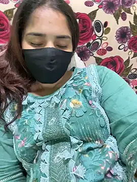 Black Glow online show from March 11, 2:40 pm