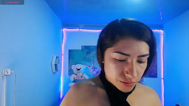 Snapshot of Sofi_hot_4m chatting on January 18, 12:24 am Sofi hot 4m online show from January 18, 12:24 am