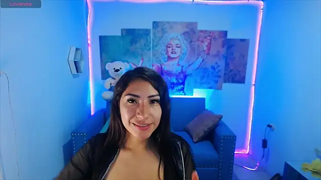 Snapshot of Sofi_hot_4m chatting on January 25, 3:52 pm Sofi hot 4m online show from January 25, 3:52 pm