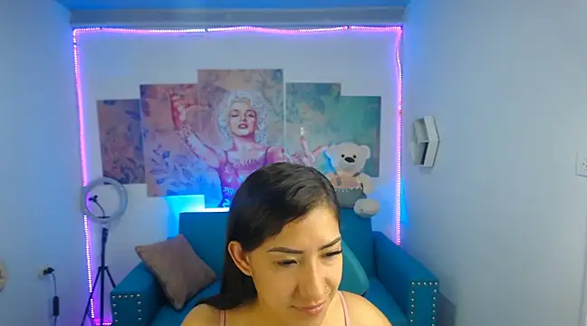 Snapshot of Sofi_hot_4m chatting on January 30, 9:25 pm Sofi hot 4m online show from January 30, 9:25 pm