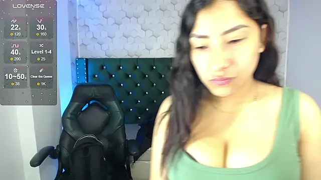 Snapshot of Sofi_hot_4m chatting on October 15, 1:33 pm Sofi hot 4m online show from October 15, 1:33 pm