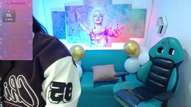 Snapshot of Sofi_hot_4m chatting on February 19, 9:49 am Sofi hot 4m online show from February 19, 9:49 am