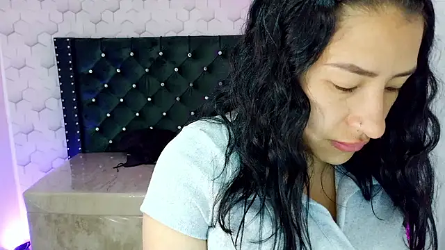 Snapshot of Sofi_hot_4m chatting on March 27, 11:43 am Sofi hot 4m online show from March 27, 11:43 am