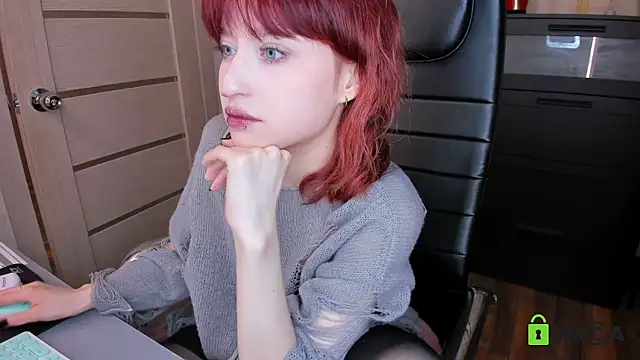 ElizaNik  online show from May 16, 12:40 am