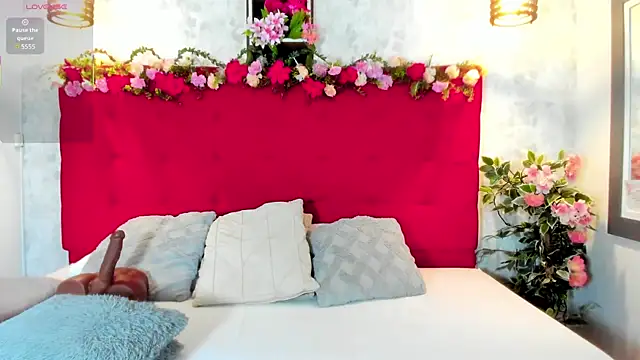 Snapshot of SilvannaFit chatting on September 25, 12:09 pm SilvannaFit online show from September 25, 12:09 pm