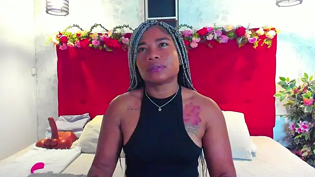 Snapshot of SilvannaFit chatting on June 20, 9:23 am SilvannaFit online show from June 20, 9:23 am