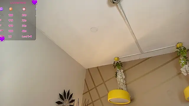 frreeya online show from March 15, 1:17 pm