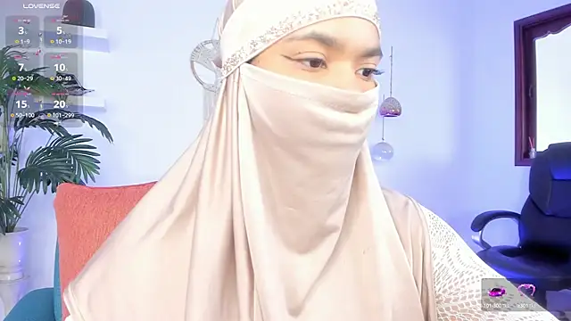 Snapshot of saray_halam chatting on September 18, 6:10 pm saray halam online show from September 18, 6:10 pm