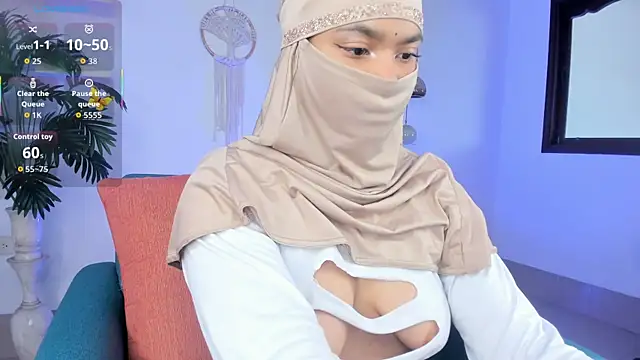 Snapshot of saray_halam chatting on September 25, 6:11 pm saray halam online show from September 25, 6:11 pm