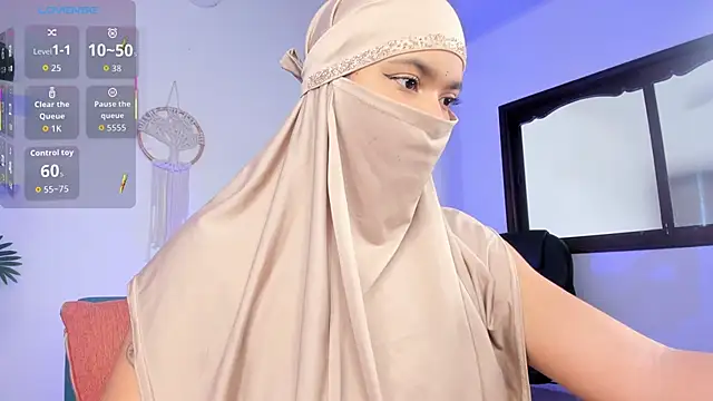 Snapshot of saray_halam chatting on September 29, 6:13 pm saray halam online show from September 29, 6:13 pm