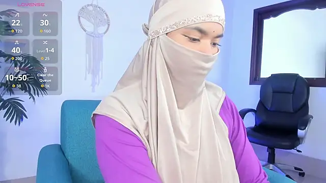 Snapshot of saray_halam chatting on October 5, 6:17 pm saray halam online show from October 5, 6:17 pm