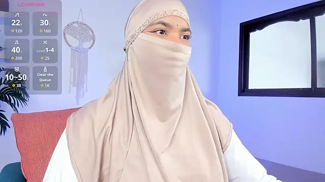 Snapshot of saray_halam chatting on October 8, 6:16 pm saray halam online show from October 8, 6:16 pm