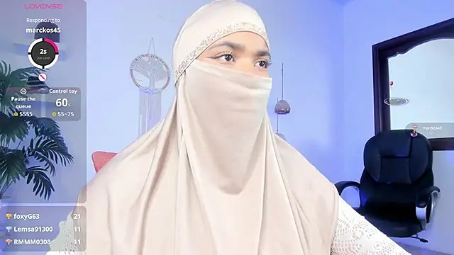 Snapshot of saray_halam chatting on October 10, 6:18 pm saray halam online show from October 10, 6:18 pm