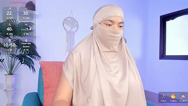 Snapshot of saray_halam chatting on October 15, 6:19 pm saray halam online show from October 15, 6:19 pm