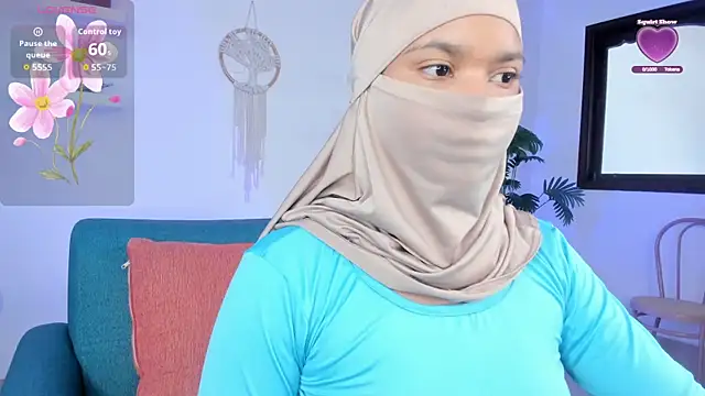 Snapshot of saray_halam chatting on October 29, 6:09 pm saray halam online show from October 29, 6:09 pm