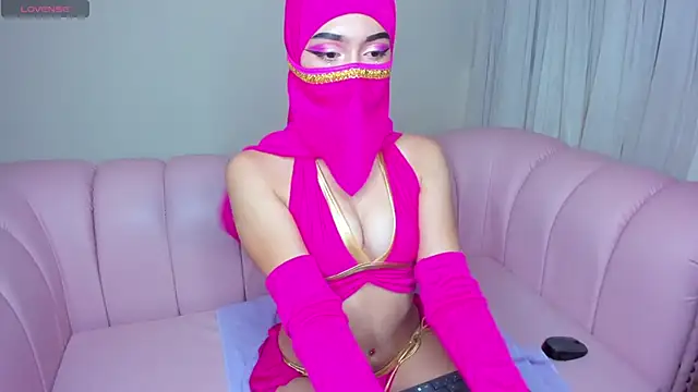 Snapshot of Aaliyah_Salma chatting on January 27, 10:27 pm Aaliyah Salma online show from January 27, 10:27 pm