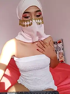 Snapshot of Aaliyah_Salma chatting on February 2, 9:02 pm Aaliyah Salma online show from February 2, 9:02 pm