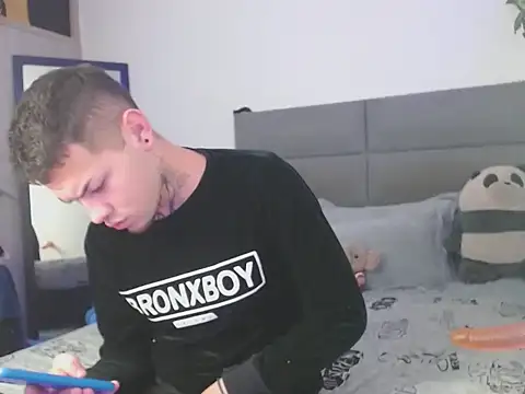 MarceloMilk online show from October 4, 5:05 am