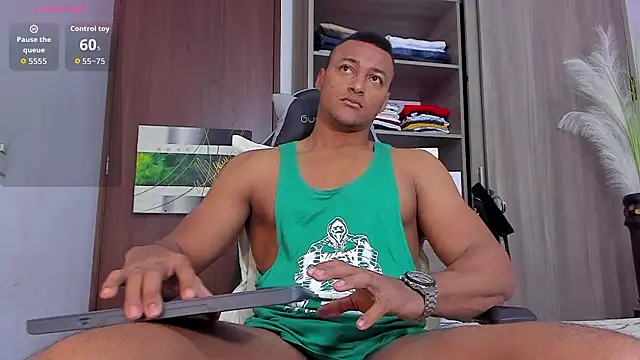 Snapshot of AnthonyWhite24 chatting on February 21, 12:17 pm AnthonyWhite24 online show from February 21, 12:17 pm