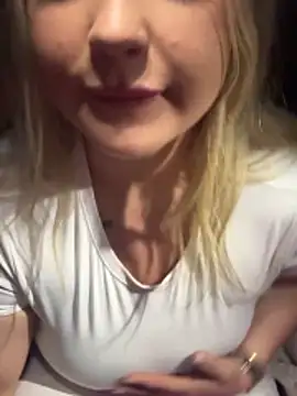 blairbella online show from February 5, 5:28 pm