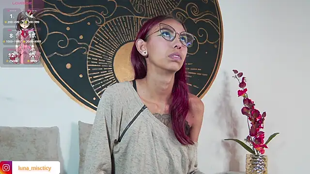 Snapshot of Lunamistyc chatting on September 20, 7:26 pm Lunamistyc online show from September 20, 7:26 pm