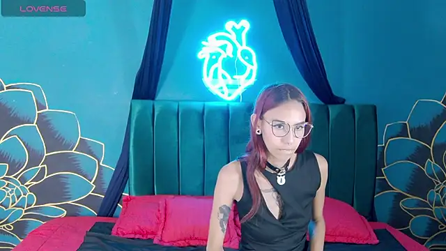 Snapshot of Lunamistyc chatting on October 1, 7:42 pm Lunamistyc online show from October 1, 7:42 pm