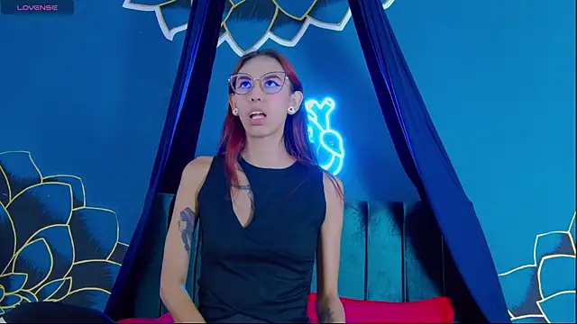 Snapshot of Lunamistyc chatting on October 9, 7:34 pm Lunamistyc online show from October 9, 7:34 pm