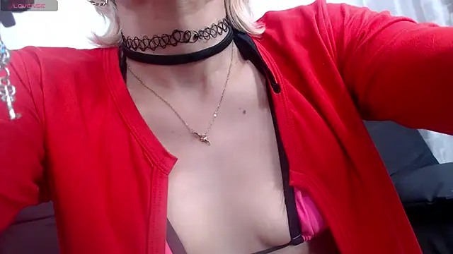 Snapshot of ariana_crazzy chatting on January 15, 9:13 am ariana crazzy online show from January 15, 9:13 am