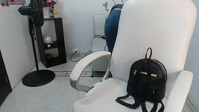 Snapshot of ariana_crazzy chatting on January 28, 5:14 pm ariana crazzy online show from January 28, 5:14 pm